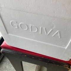 発泡スチロールケース　GODIVA ゴディバ　冷凍　保冷バッグの画像