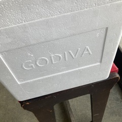 発泡スチロールケース　GODIVA ゴディバ　冷凍　保冷バッグの画像