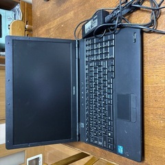 ノートパソコン2台の画像