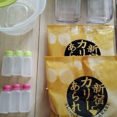 キッチン雑貨（タッパー・調味料ケースほか）の画像