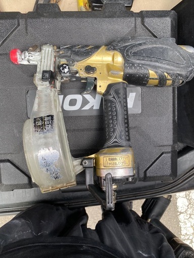 HITACHI ビス打機 42ミリ