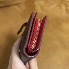 二つ折り財布の画像
