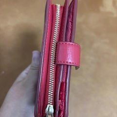 二つ折り財布の画像