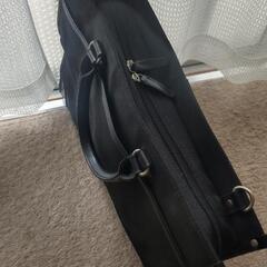 黒色の ビジネスバッグの画像