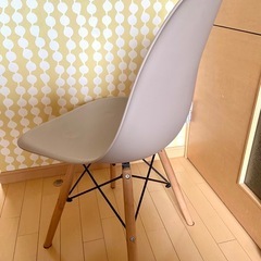 イームズチェアの画像