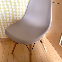 イームズチェアの画像