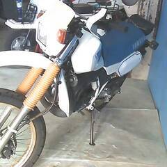YAMAHA DT200R-1 白/赤 エンジン始動確認 自賠責保険で乗れます 半額配送キャンペーン 限定 現状渡し諸経費￥0 横浜 P-Yardの画像
