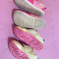 アンパンマンスニーカーの画像