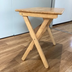 折りたたみテーブル【町田市再生家具】0825B
の画像