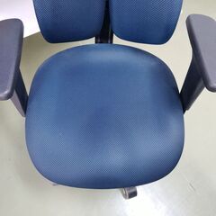 デュオレスト オフィスチェア ブルー 可動肘 メッシュ地 可動ヘッドレスト 腰痛対策 姿勢サポート DR-7501SP 3TBE1 引取限定　 管理TN074の画像