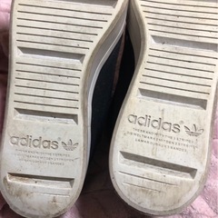 スニーカーadidasレディースの画像