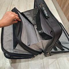 WENGER A4 PC収納 キャリーケース 黒 ビジネス 機内持ち込みの画像