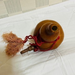 縁起物 手作りひょうたん 赤紐付き 約15cm 民芸品 インテリアの画像