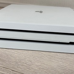PS4Pro +付属品の画像