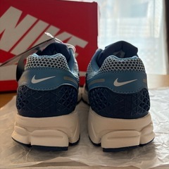 NIKE スニーカー ボメロ5 メンズの画像