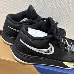 バッシュ24.5の画像