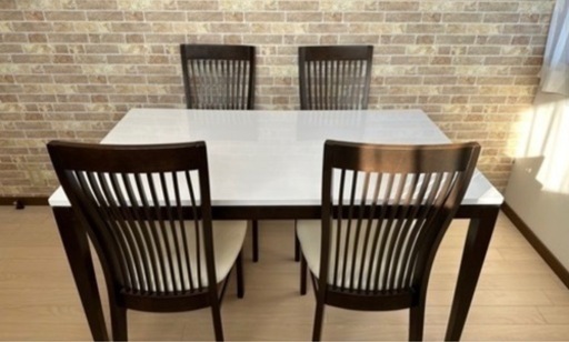 ダイニングテーブル