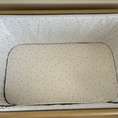 ベビーベッド　折りたたみ　美品　HZDMJの画像