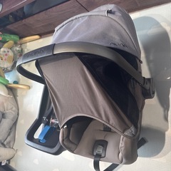 Nunaベビーシート&ISOFIXの画像