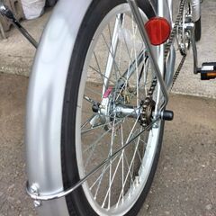 【札幌市内配達無料】新品！未使用車！　Ｅ―Style　折り畳み自転車　20インチ　切り替え無し　ペダル折り畳み可能　鍵無しの画像