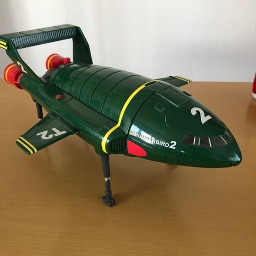 サンダーバードアルバム2冊とフィギュアなど