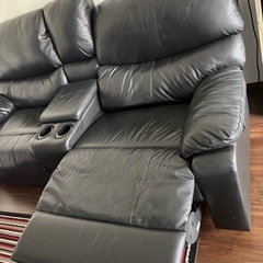 ニトリ　合皮　二人掛け　電動リクライニングソファ　黒(ブラック)　の画像