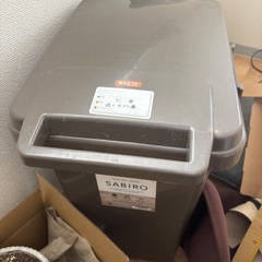 ゴミ箱の画像