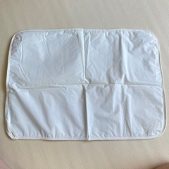 【新品】オムツ替えシート オムツ替えマット 携帯用 防水 ライトグリーン 星柄の画像
