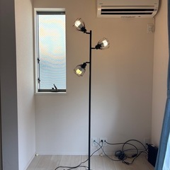 フロアライト　リモコン付きの画像