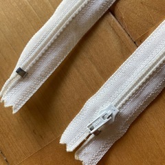 長いファスナーの画像