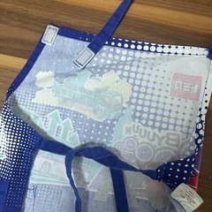 トミカエプロン 110cmの画像