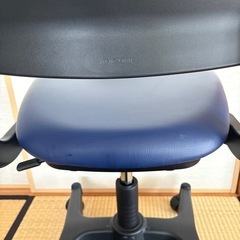 【１０００円】コイズミ学習デスク用の椅子☆高さ調整可の画像