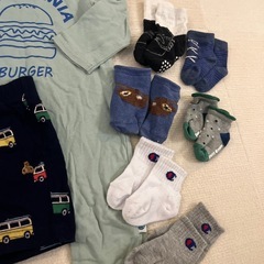 80㎝ブランド男の子お洋服、靴下、👑の画像