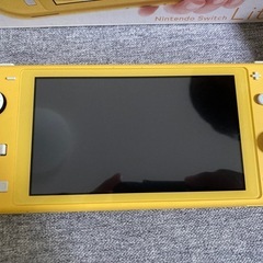 Switch light スイッチライト　イエロー　どうぶつの森付きの画像
