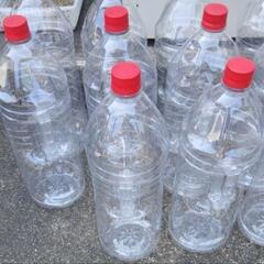 空ペットボトル　4Lペットボトル　取っ手付き　１７本の画像