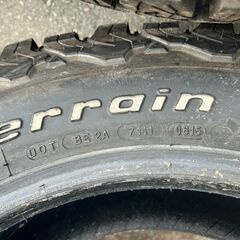 265/65R18 117/114R BFGoodrich All-Terrain T/A KO2 オフロード　マッドタイヤ ホワイトレター FJクルーザー ランクル プラド GX LXの画像
