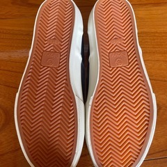 メンズスニーカー紺未使用に近いの画像