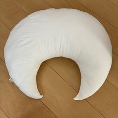 ケラッタ　授乳クッション イブル 三日月の画像