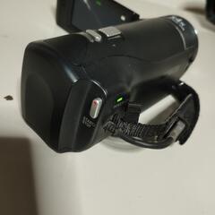 コンパクトカメラ、強力な54倍光学ズーム SONY CX240Eの画像