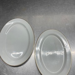 陶器のお皿の画像