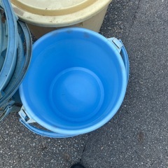 【0円】バケツまとめて　水色　ガーデニング【早い方にお譲りします‼️】の画像