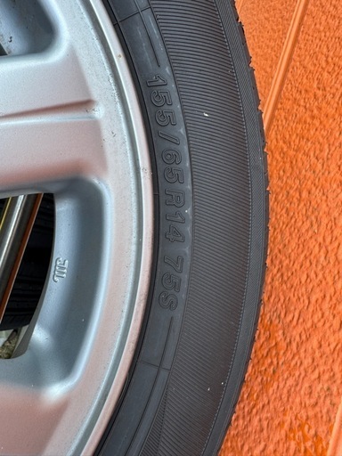 ヨコハマタイヤBluEarth-Es&ダイハツ純正アルミホイールセット 155/65R14