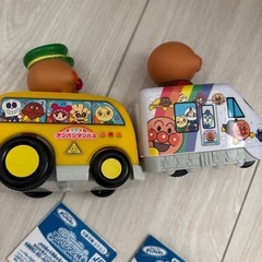 アンパンマンプッシュゼンマイ列車、ようちえんばすバス2個まとめ売り　 の画像