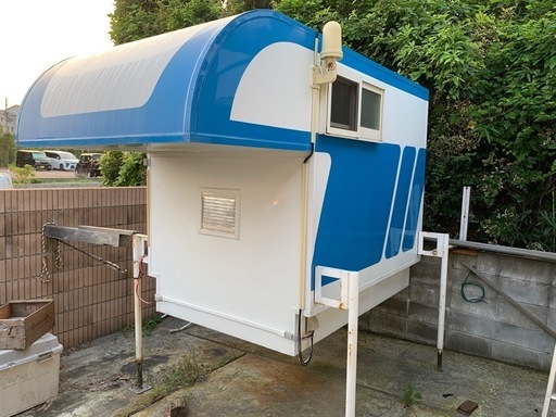 トリパル　軽トラ用キャンピングシェル　キャンピングカー