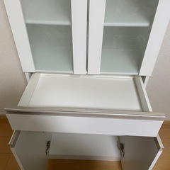 食器棚の画像