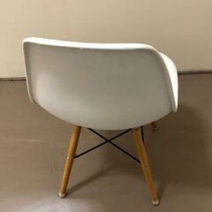 JM20195K) サンワ 白椅子＜幅：約48cm 高さ：約82cm 奥行：約51cm＞中古品【取りに来られる方限定】　の画像