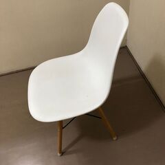 JM20195K) サンワ 白椅子＜幅：約48cm 高さ：約82cm 奥行：約51cm＞中古品【取りに来られる方限定】　の画像