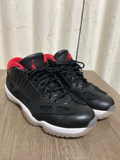 AIR JORDAN 11 RETRO LOW