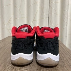 AIR JORDAN 11 RETRO LOW の画像