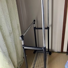 ハンガーラックの画像